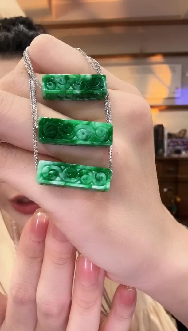 翡翠未镶嵌颈饰国风多样性发其一