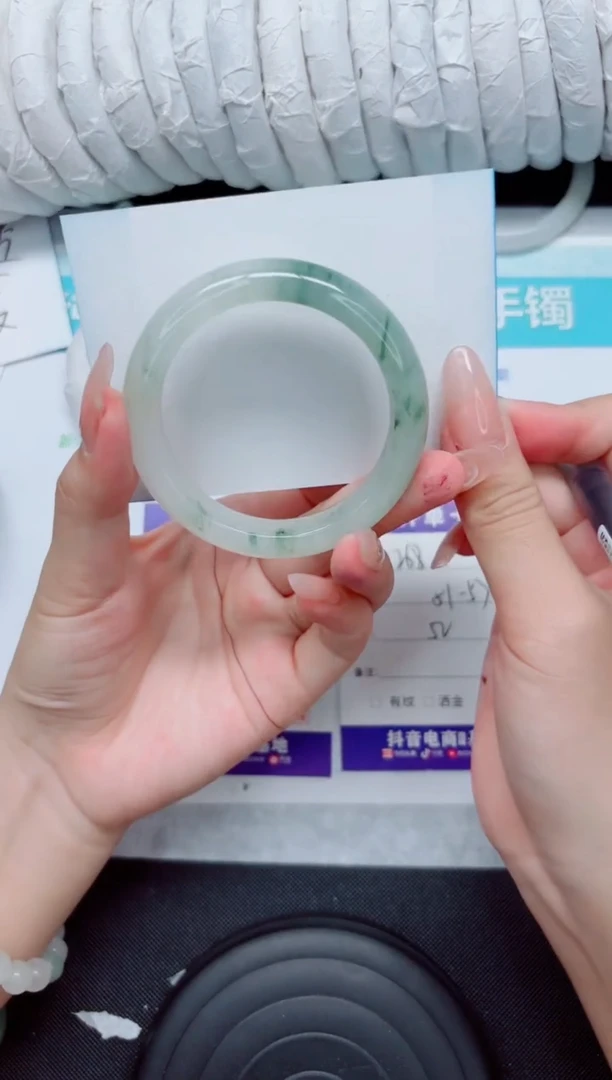 石英质玉手镯未镶嵌268-52