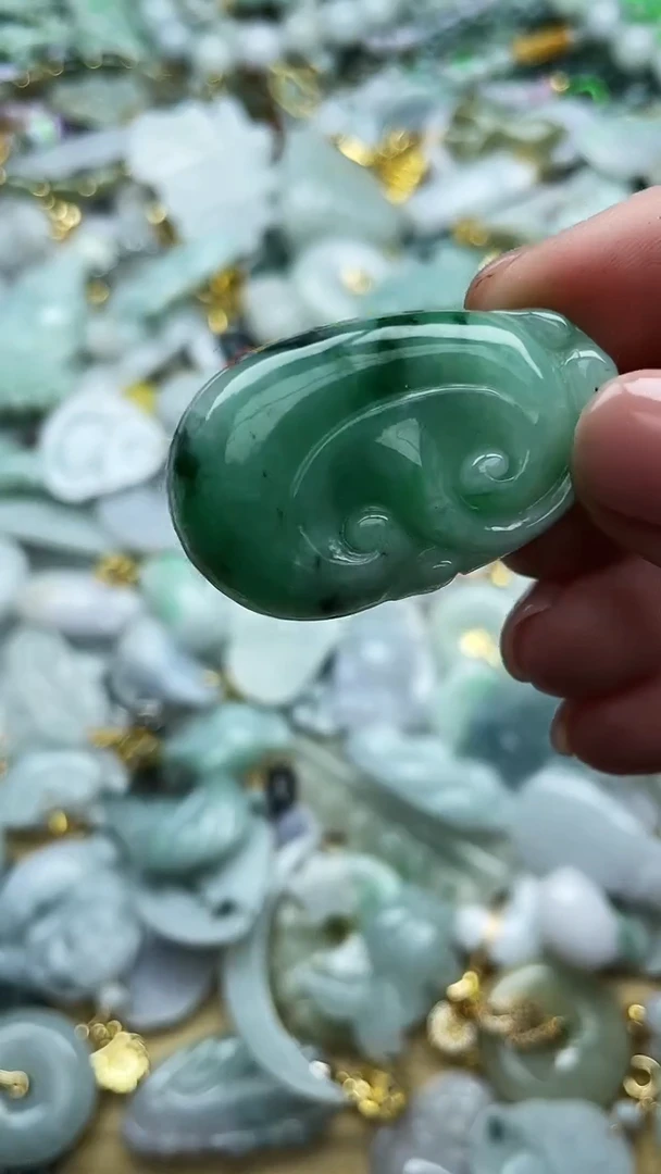 颈饰未镶嵌翡翠1