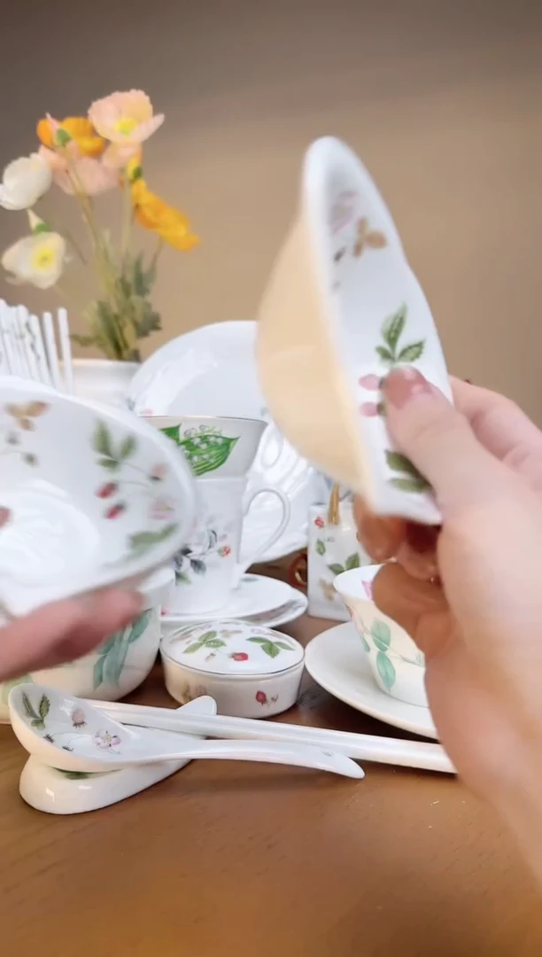 【闪购商品】莓高骨瓷桃心味碟小吃碗