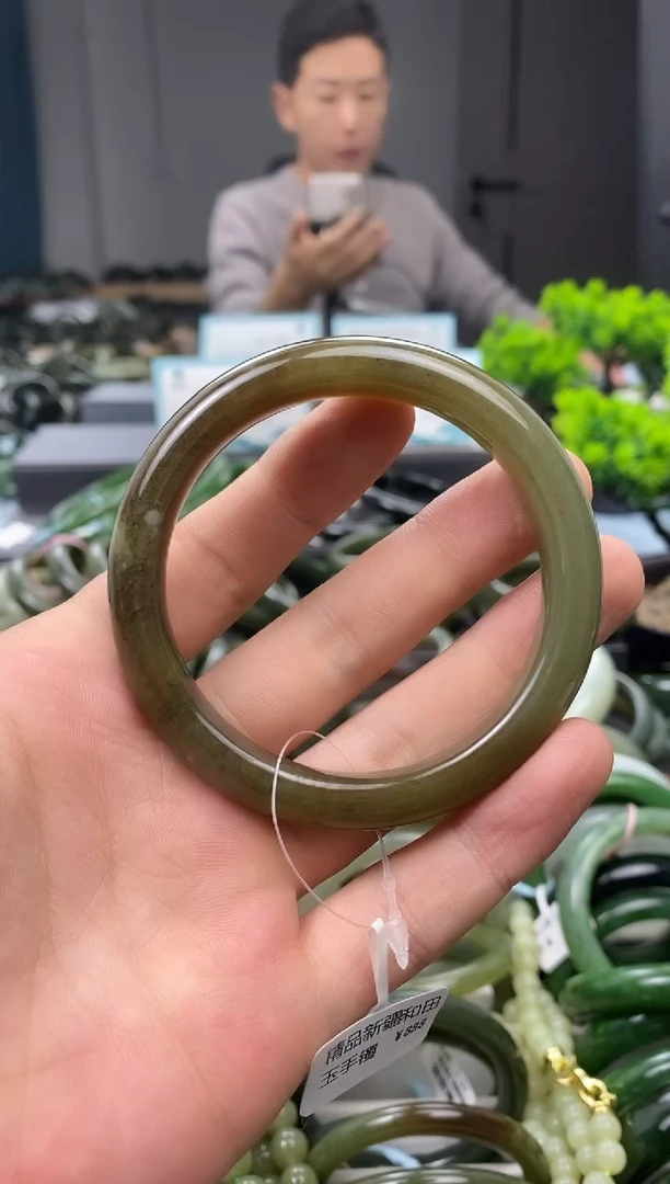 未镶嵌手镯和田玉57.8