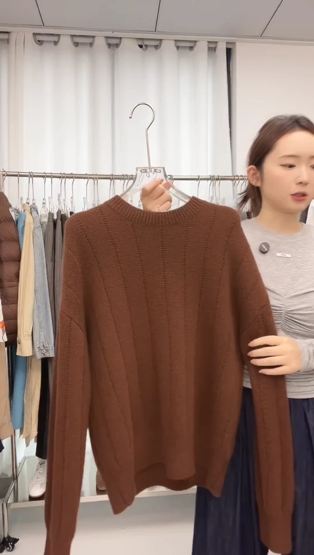 编号007 ANNDER设计师品牌100羊绒毛衣 已开价