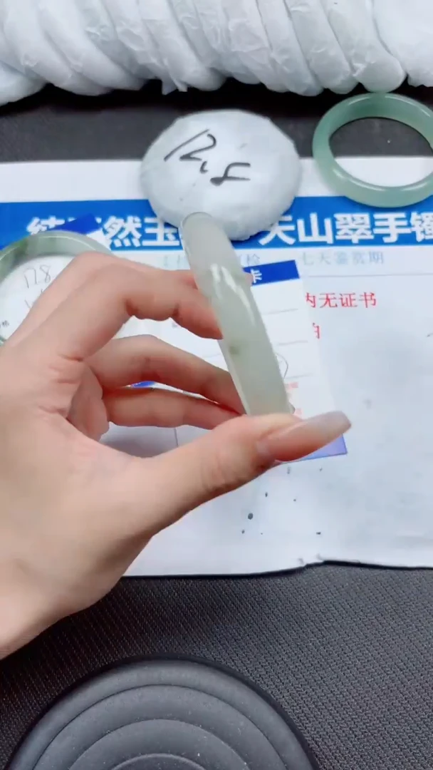 石英质玉手镯未镶嵌A179-56.57