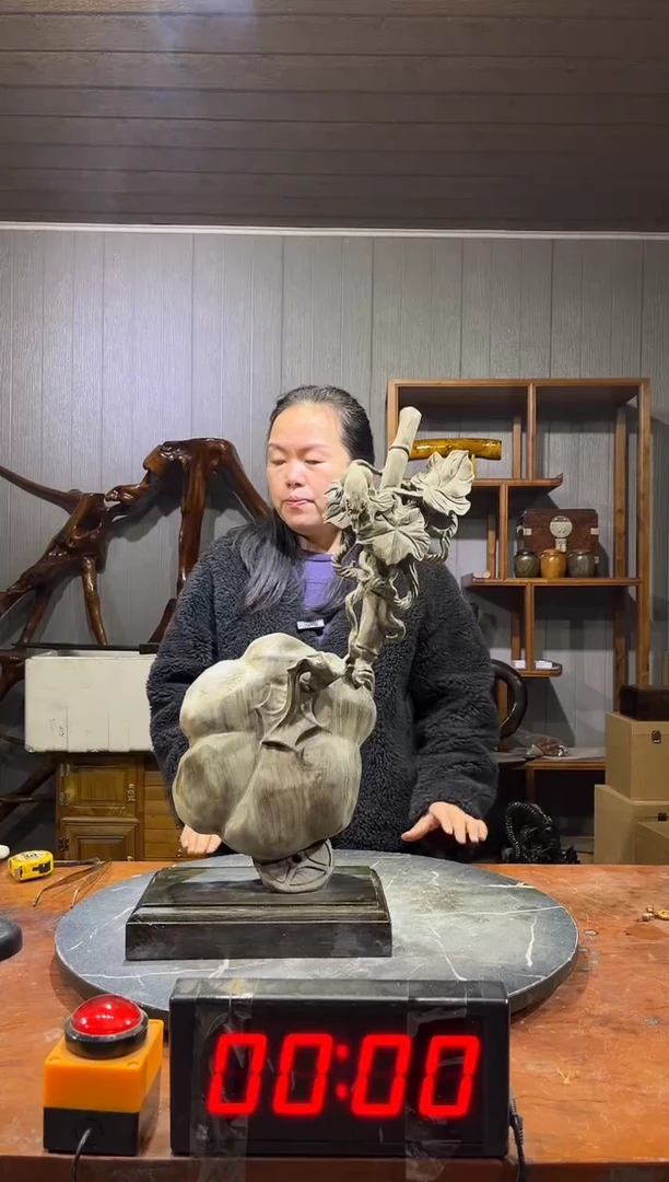 金丝楠贵****）阴沉木福瓜摆件