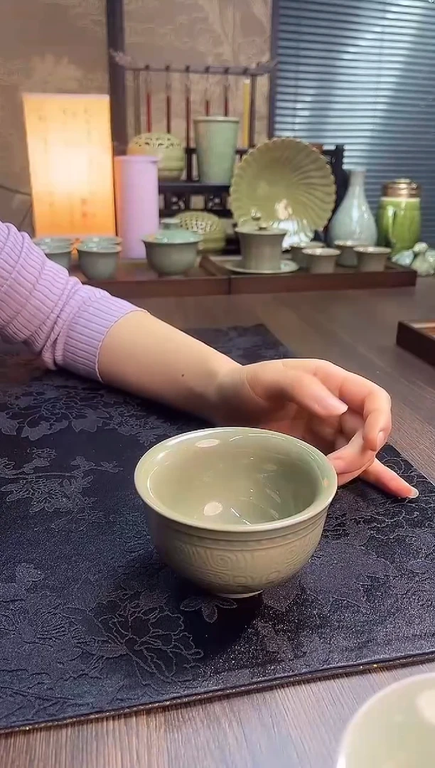 耀州窑八法堂饕餮纹压手杯