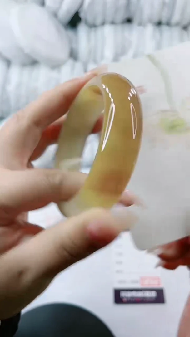 【闪购商品】石英质玉手镯未镶嵌0246598984 多样性发货3