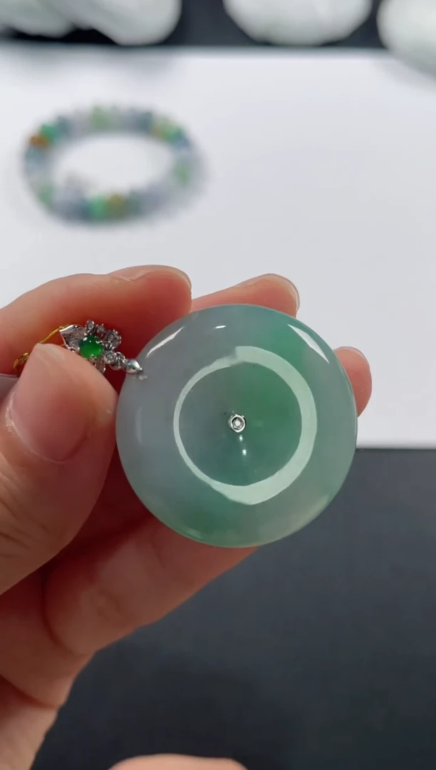 颈饰18K金镶嵌翡翠基地发货H 6191