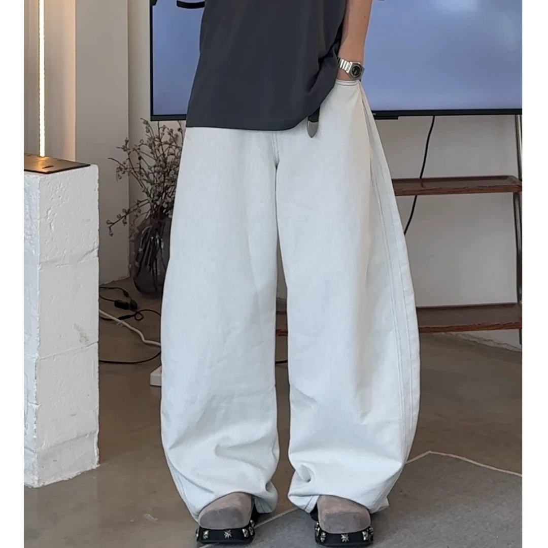 新款美式复古白色松弛感弯刀设计牛仔裤男宽松阔腿cleanfit拖地裤