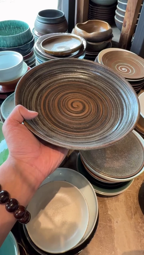 瓷片9.5 寸手刷棕咖螺纹盘