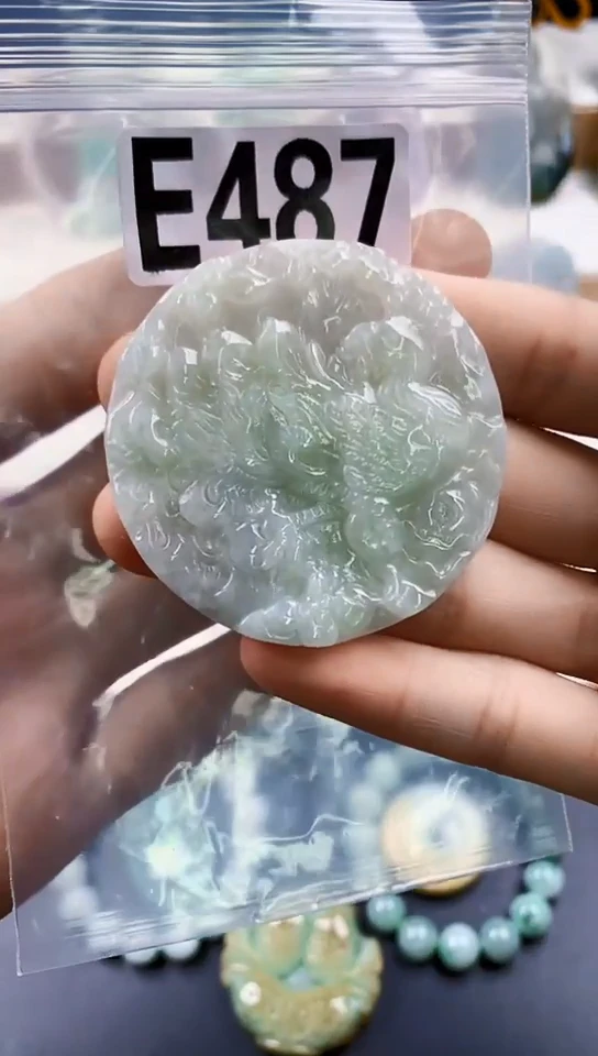 颈饰未镶嵌翡翠天然翡翠吊坠挂件