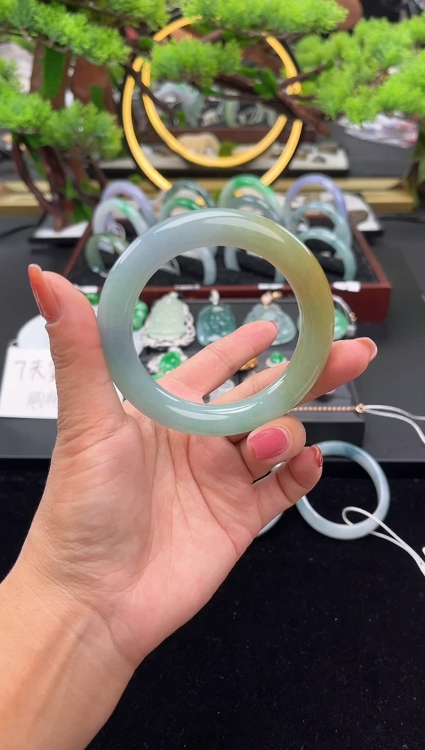 未镶嵌手镯翡翠手镯