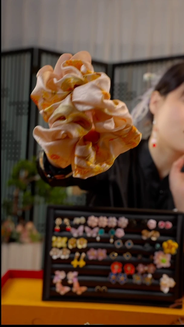 刺绣顾**～非遗苏绣绒花手工饰品