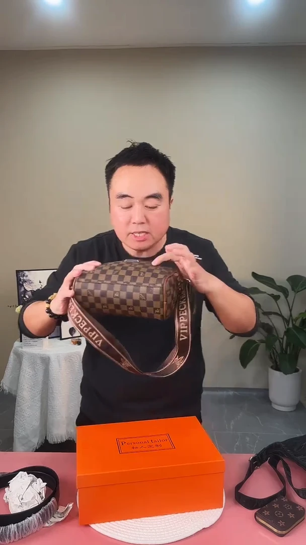 PVC时尚精品女士包包