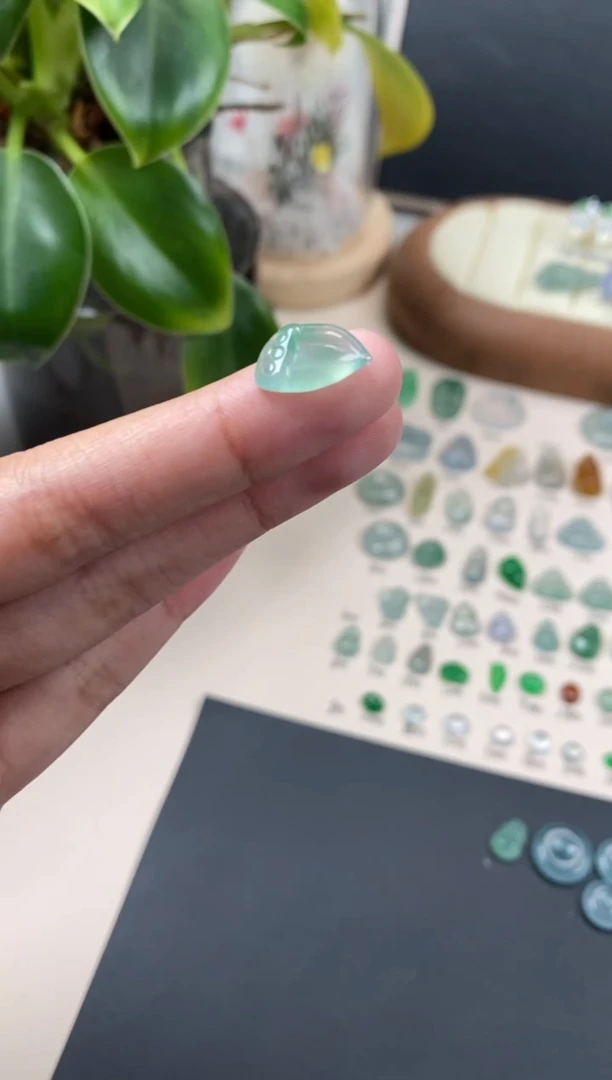 【闪购商品】翡翠颈饰未镶嵌翡翠冰种随型