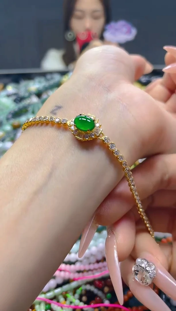 颈饰未镶嵌翡翠/U/翡翠A货，一件也是批发价