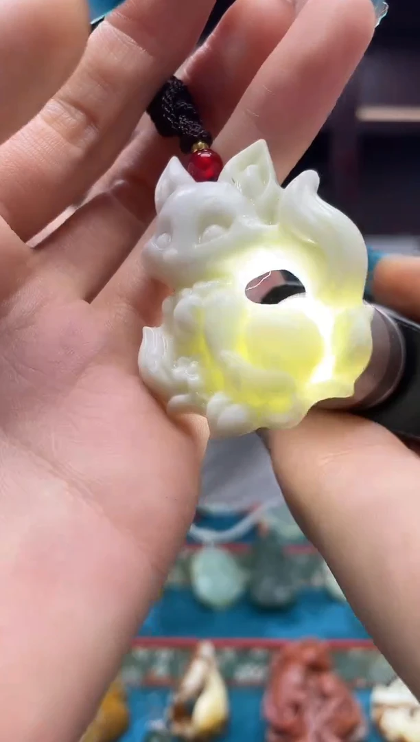 未镶嵌岫玉吊坠·