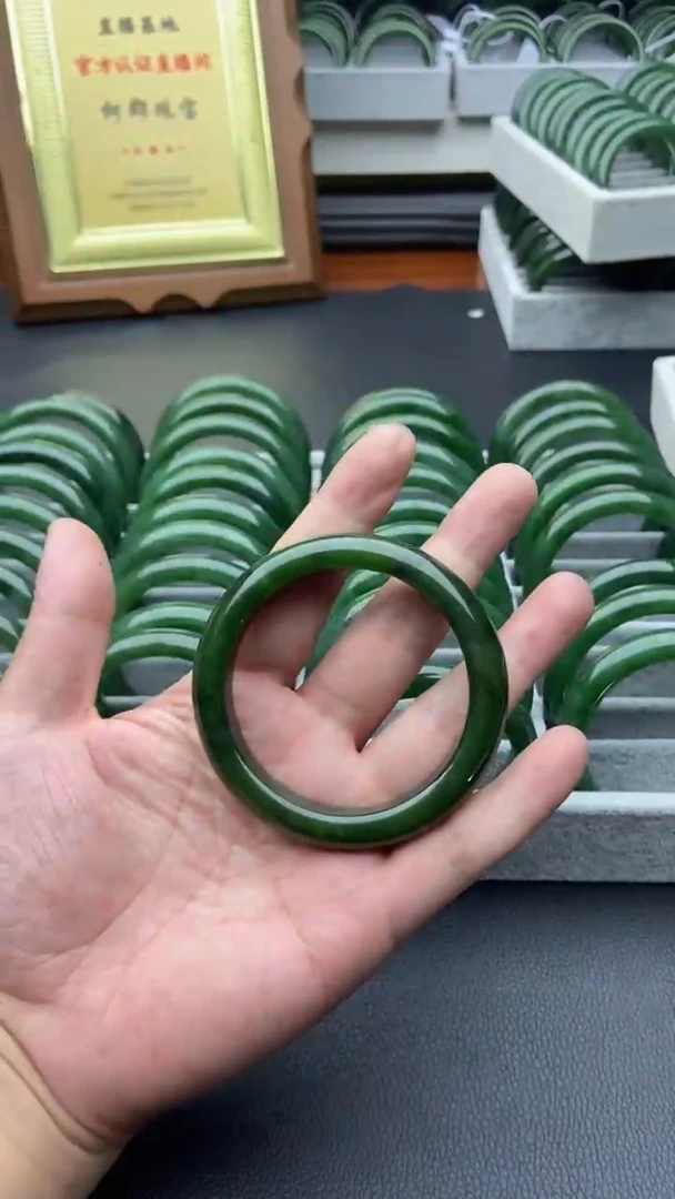 未镶嵌手镯和田玉（碧玉）23-58.7