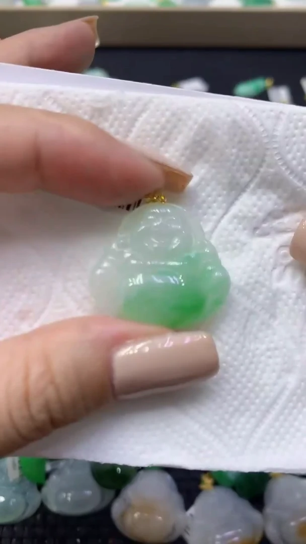 颈饰18K金镶嵌翡翠天然缅甸翡翠A货