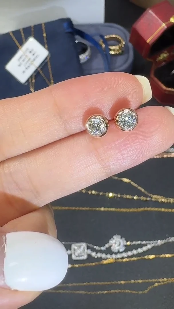 18K金镶嵌耳饰钻石18K钻石耳钉镶嵌