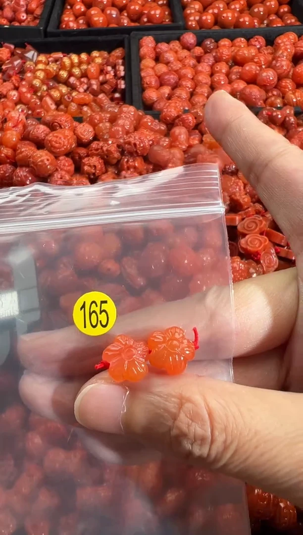 颈饰未镶嵌南红玛瑙1