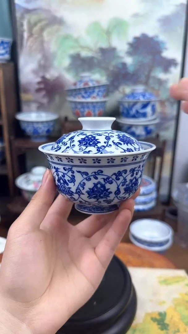 陶瓷青花缠枝莲两才盖碗