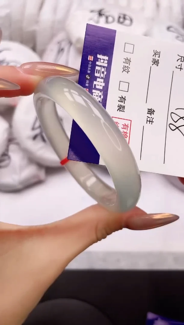 【闪购商品】石英质玉手镯未镶嵌22L40-54