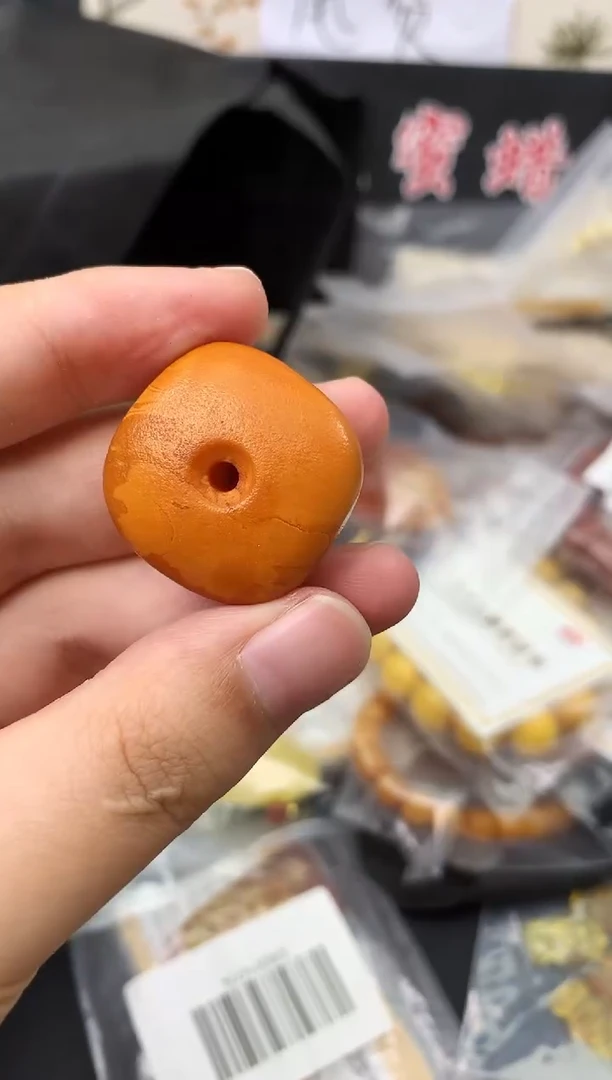 蜜蜡未镶嵌珠宝奇石129