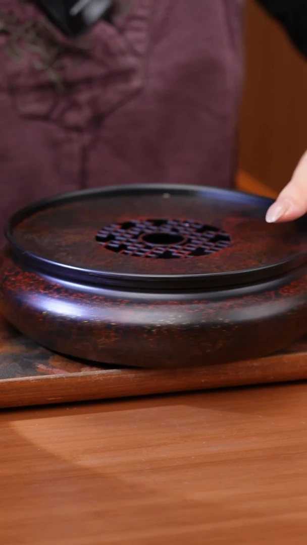 【闪购商品】老铁漆器盛水壶承/红金