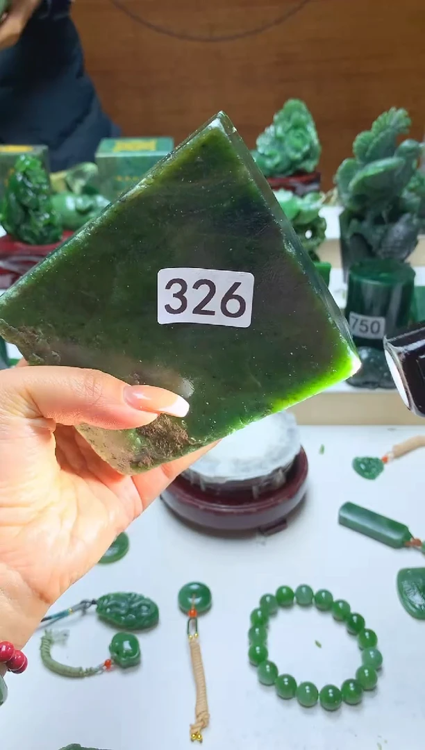 未镶嵌和田玉摆件1