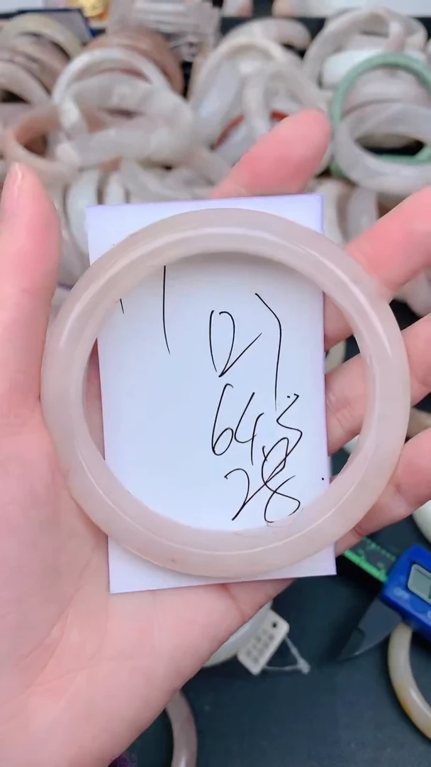 未镶嵌手镯石英质玉127