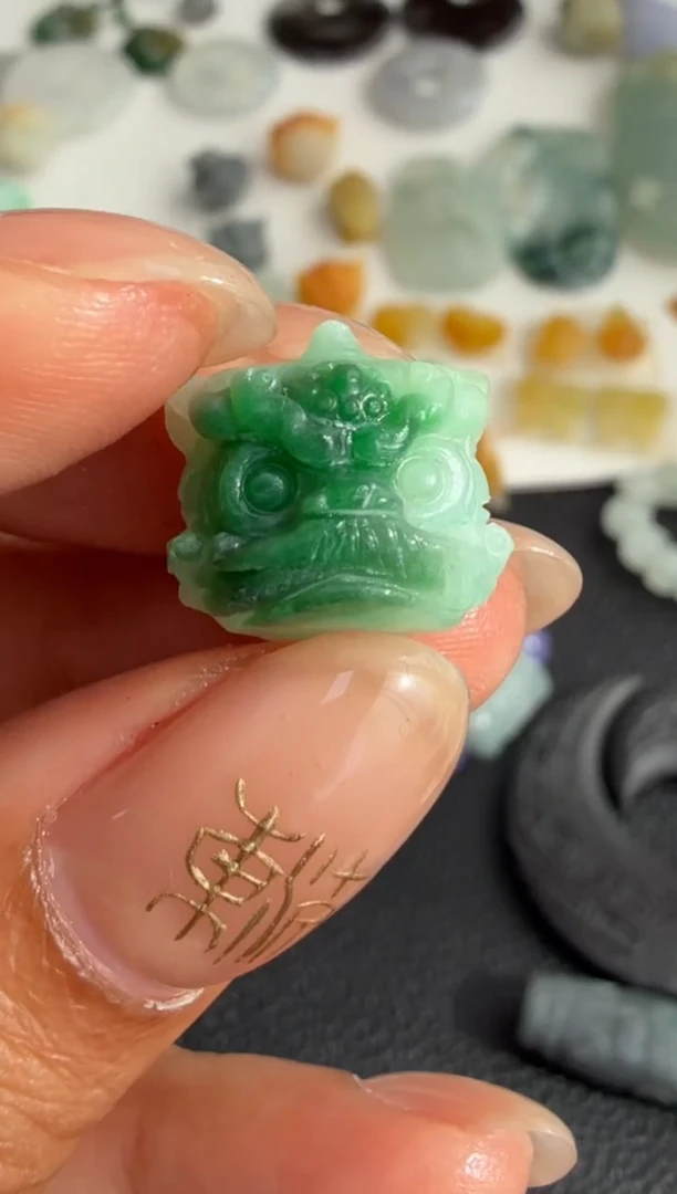 未镶嵌定制翡翠13*14.9*/260+26