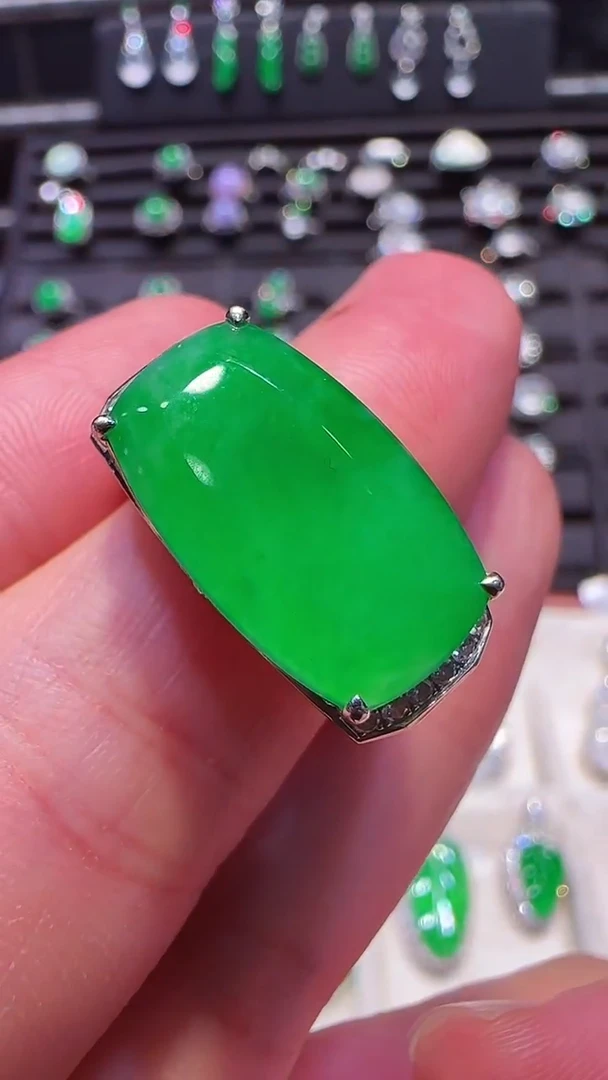 【闪购商品】翡翠戒指18K金镶嵌戒指