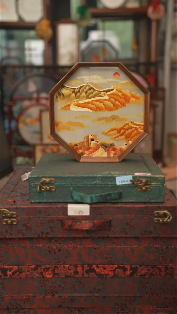 扇子苏绣双面绣八角台屏胡桃木框大号20CM