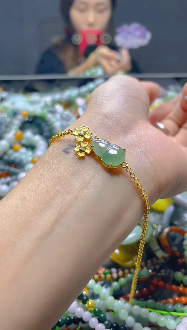 颈饰未镶嵌翡翠/G/翡翠A货，一件也是批发价