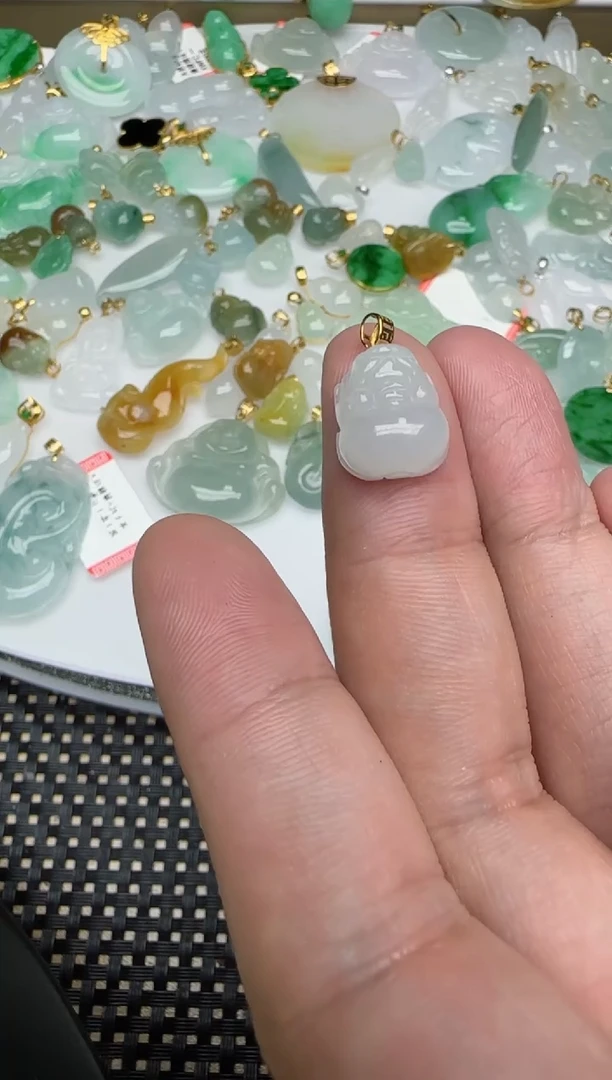 【闪购商品】翡翠颈饰18K金镶嵌貔貅