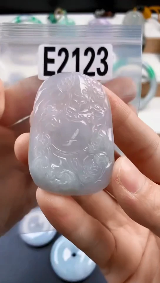 颈饰未镶嵌翡翠天然翡翠吊坠挂饰