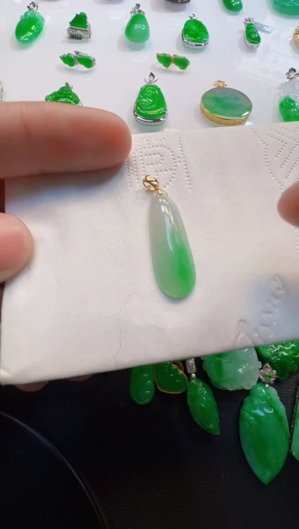 翡翠18K金镶嵌吊坠(不含链)冰瓜