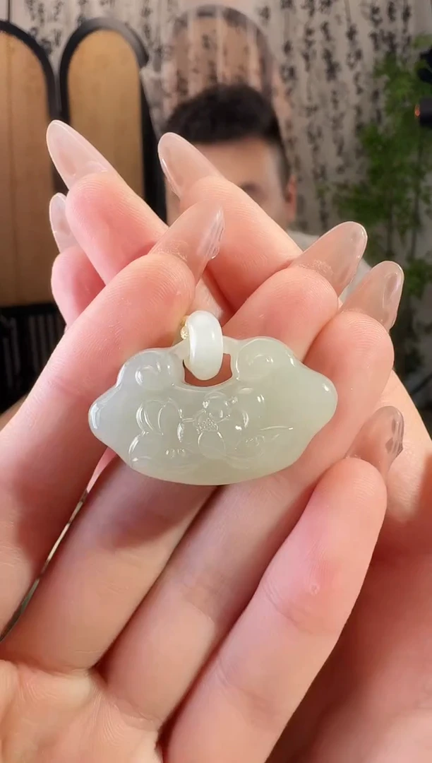 和田玉未镶嵌颈饰锁 多样性发其一