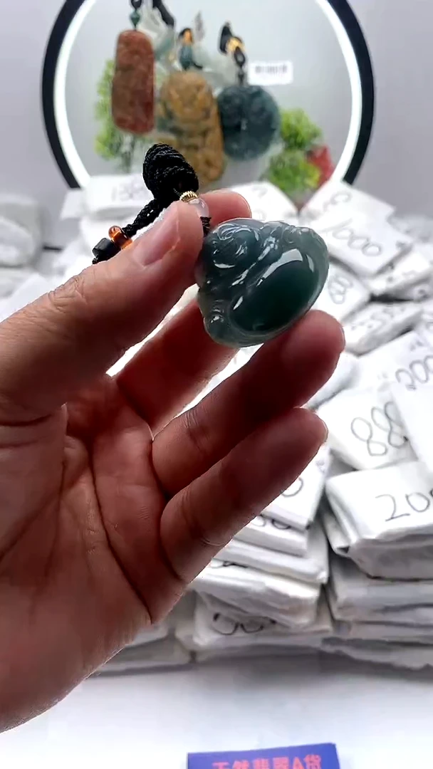 【闪购商品】翡翠颈饰未镶嵌佛公