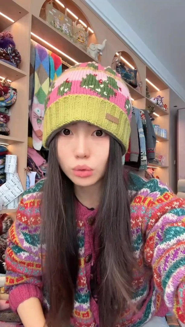 羊毛绿色翻边仙人掌帽