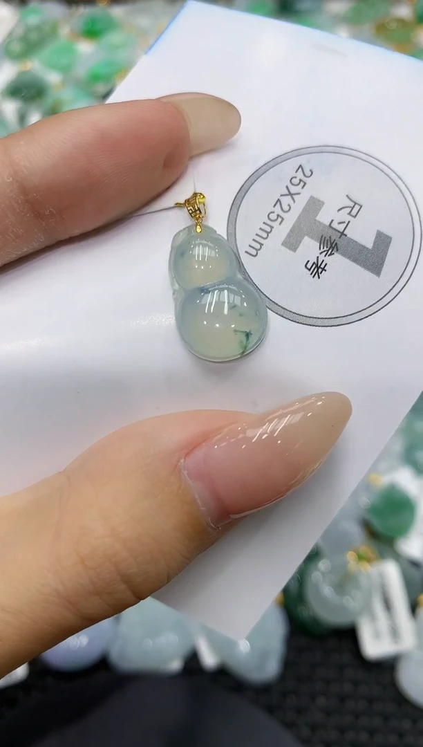 颈饰18K金镶嵌翡翠111111111111