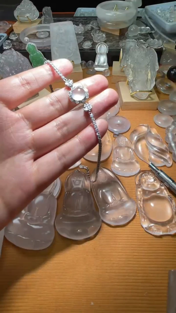 石英质玉手链未镶嵌无