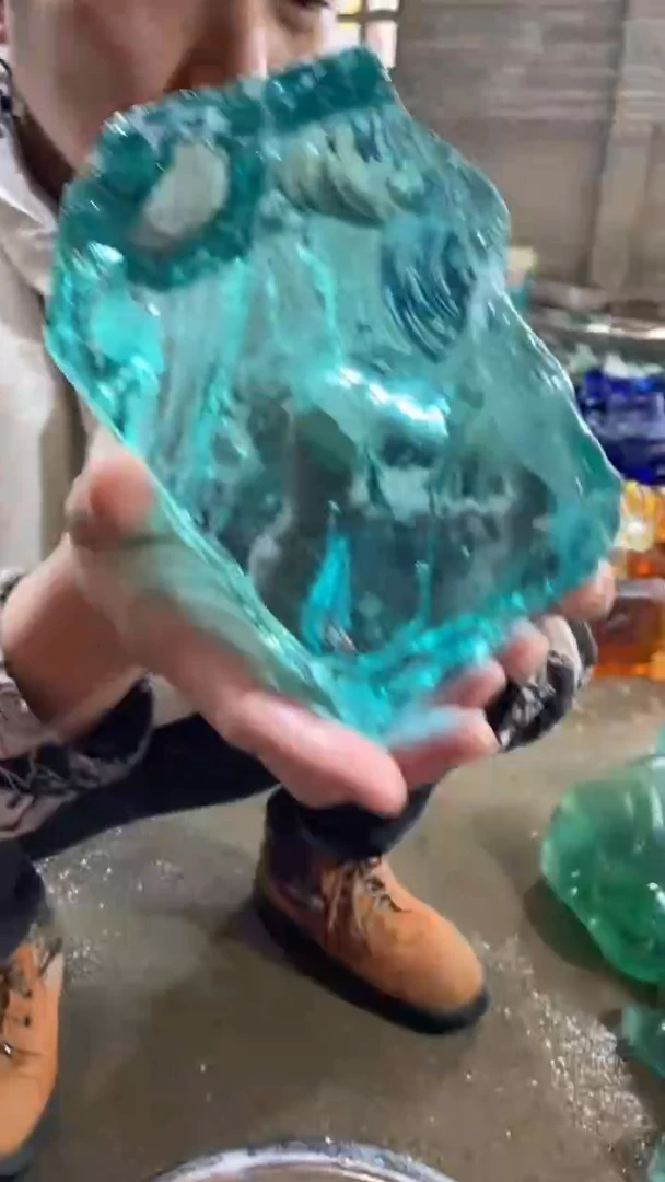 新疆五彩石原石摆件