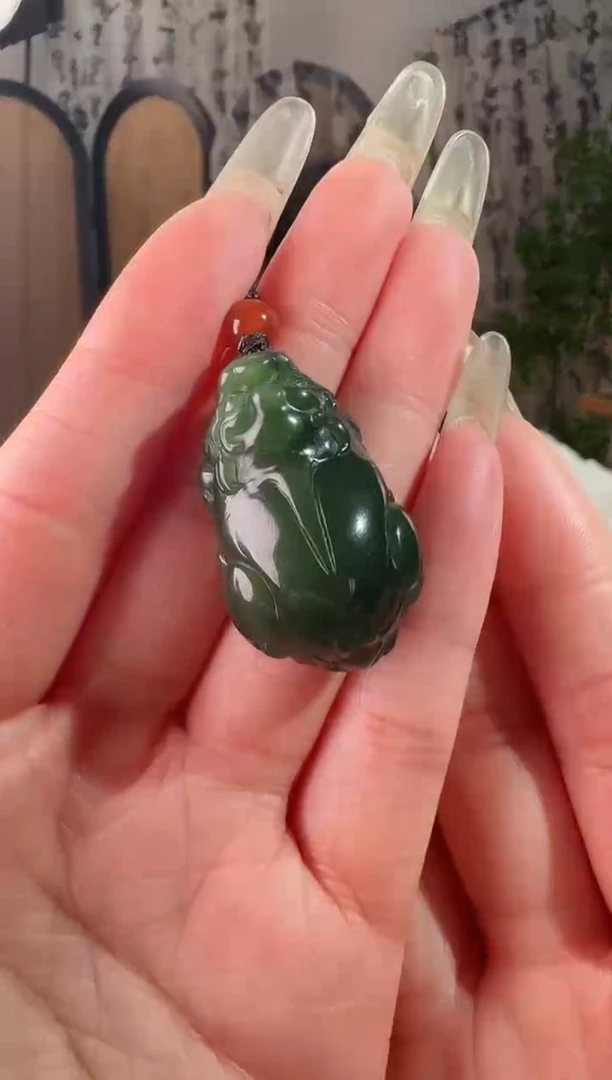 颈饰未镶嵌和田玉貔貅