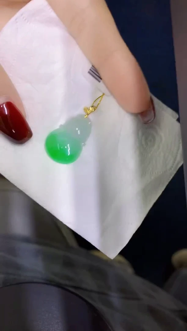 颈饰18K金镶嵌翡翠缅甸天然翡翠A货