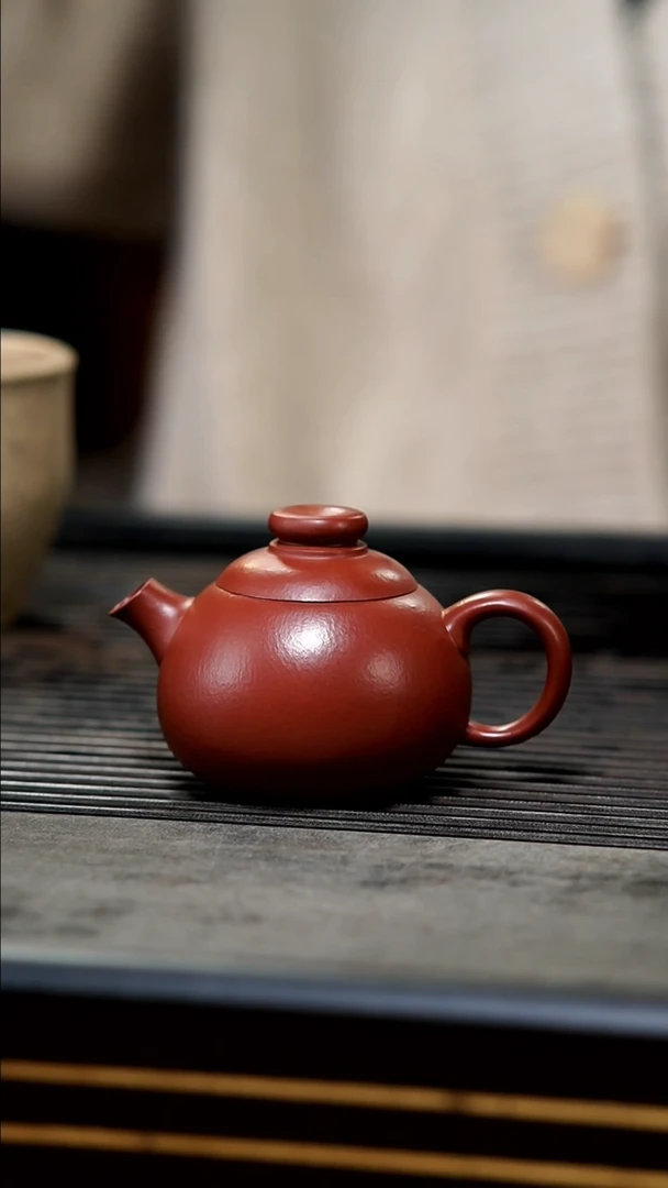 【闪购商品】紫砂茶壶朱泥大红袍纳福壶110cc
