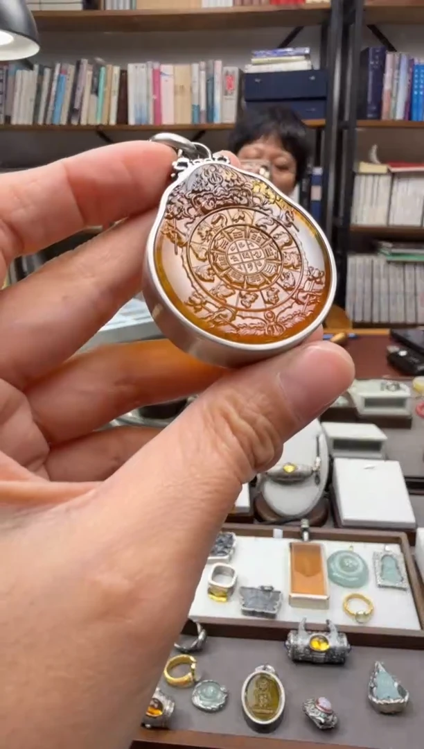 琥珀颈饰未镶嵌妖*儿九宫八卦吊坠