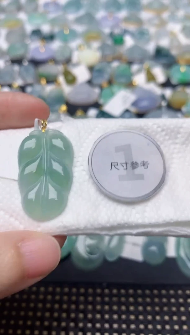 颈饰18K金镶嵌翡翠天然缅甸A货翡翠