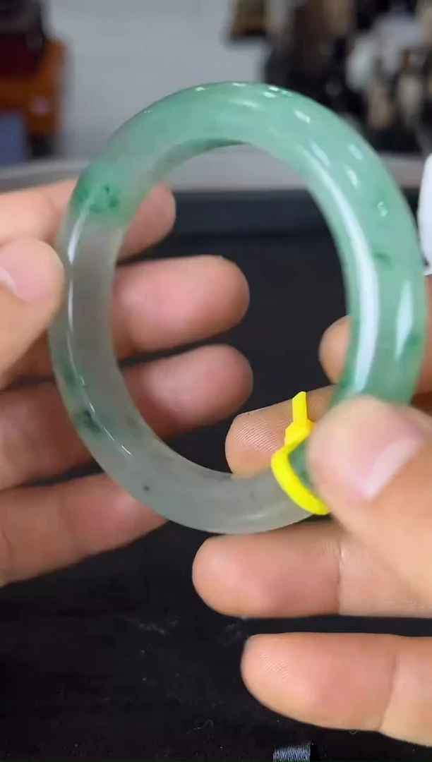 缅甸天然缅绿手镯