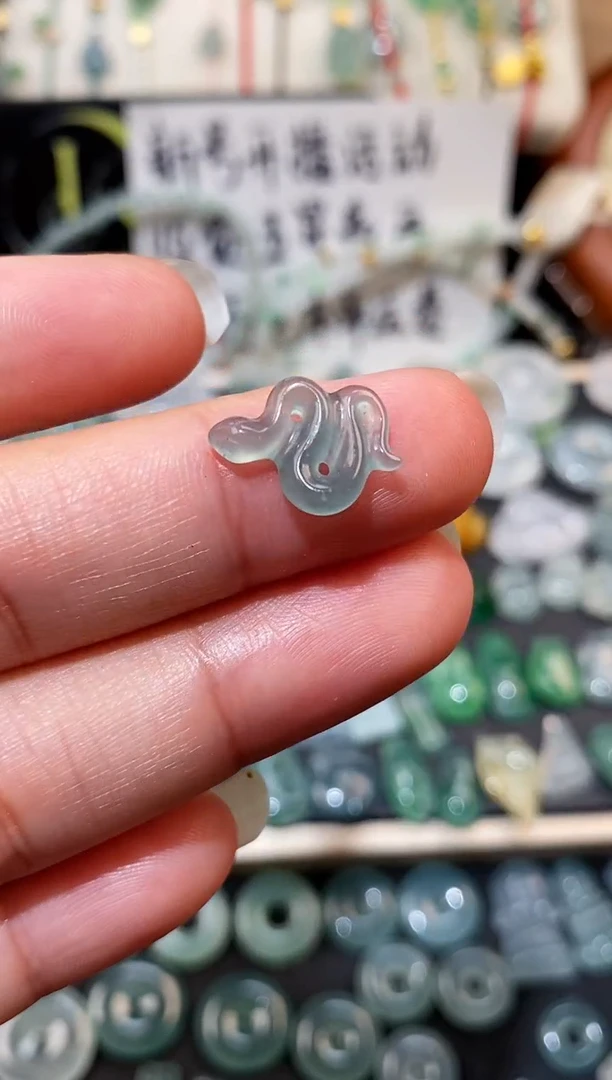 散珠翡翠小蛇裸石